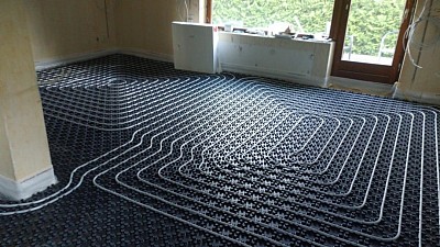 Fußbodenheizung im Noppen System