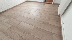 Bodenfliesen verlegt