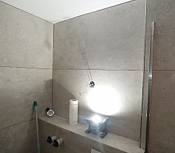 Fliesenverlegung Badezimmer Großformat