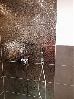 Duschbereich im Retrolook