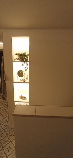 Exklusive Trockenbau-Nischenlösung mit Lichtkonzept