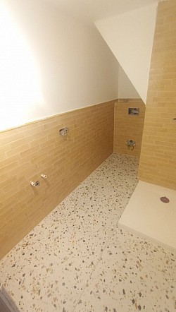 Wandfliesen im Ziegelformat mit handgefertigtem Charakter – eine Kombination aus modernem Design und klassischer Retro-Optik